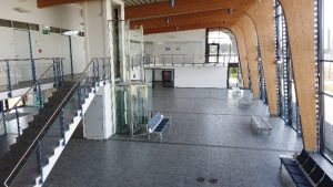 Lausitzer Seenland: 80 km Radtour um ein großes Loch bei Cottbus 5 190519 Cottbus - Flugplatz - Abfertigungshalle