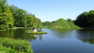 Lausitzer Seenland: 80 km Radtour um ein großes Loch bei Cottbus 2 Cottbus – Branitzer Park – Die Seepyramide