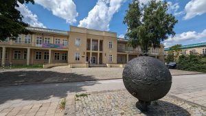 Hütte - vor dem DDR Museum