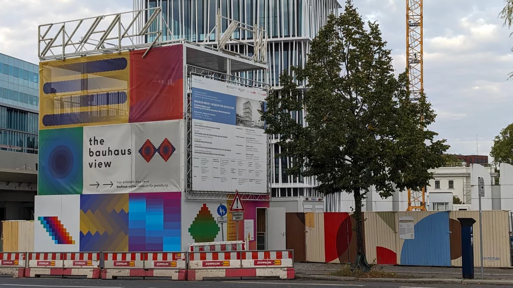 The Bauhaus View - Ein Containerstapel für bessere Aussichten
