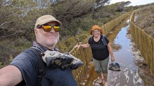 Irgendwie sollte das abgestandene, etwas müffelnde Wasser hier nicht auf diesem Weg sein:Salinen Überschwemmung