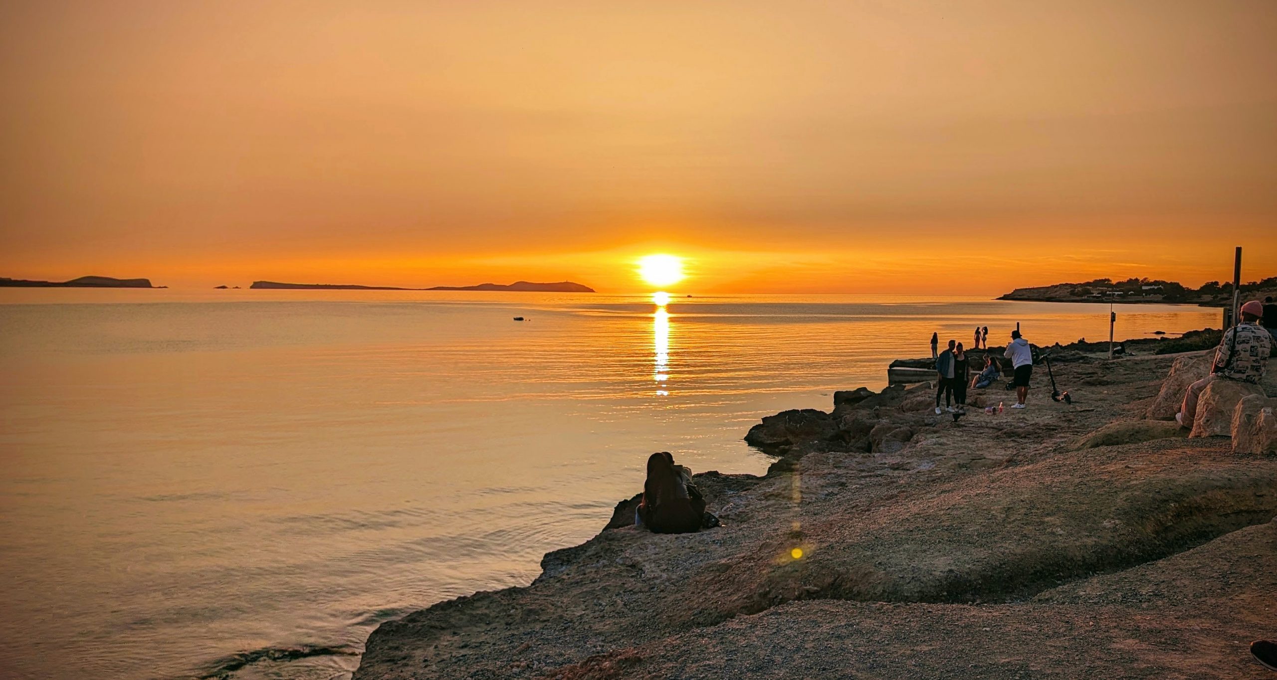 Sonnenuntergang auf Ibiza am Strand von Sant Antoni