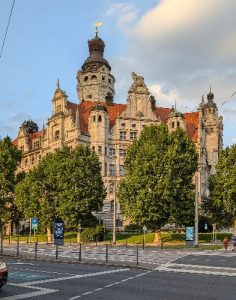 Das Neue Rathaus sieht doch alt aus!