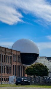 Die Oscar Niemeyer Kugel