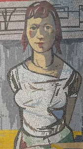 Eines der vielen Mosaikbilder am Rechenzentrum