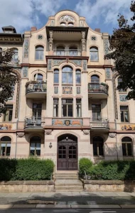 Majolika Fassaden in der Barbarossastraße