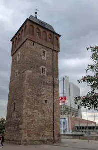 Chemnitz Tag 1: Zwischen Bronzegiganten, Zylindern und Industriekultur 6 Chemnitz Roter Turm