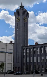 Chemnitz - Der ikonische Uhrenturm des Wirkbau