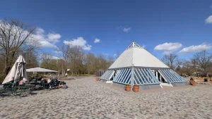 Britzer Garten - Das Milchhäuschen am Wasserspielplatz