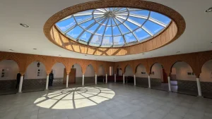 Fotoausstellung im Saal der Empfänge - Teil des Orientalisch-Islamischen Gartens in den Gärten der Welt