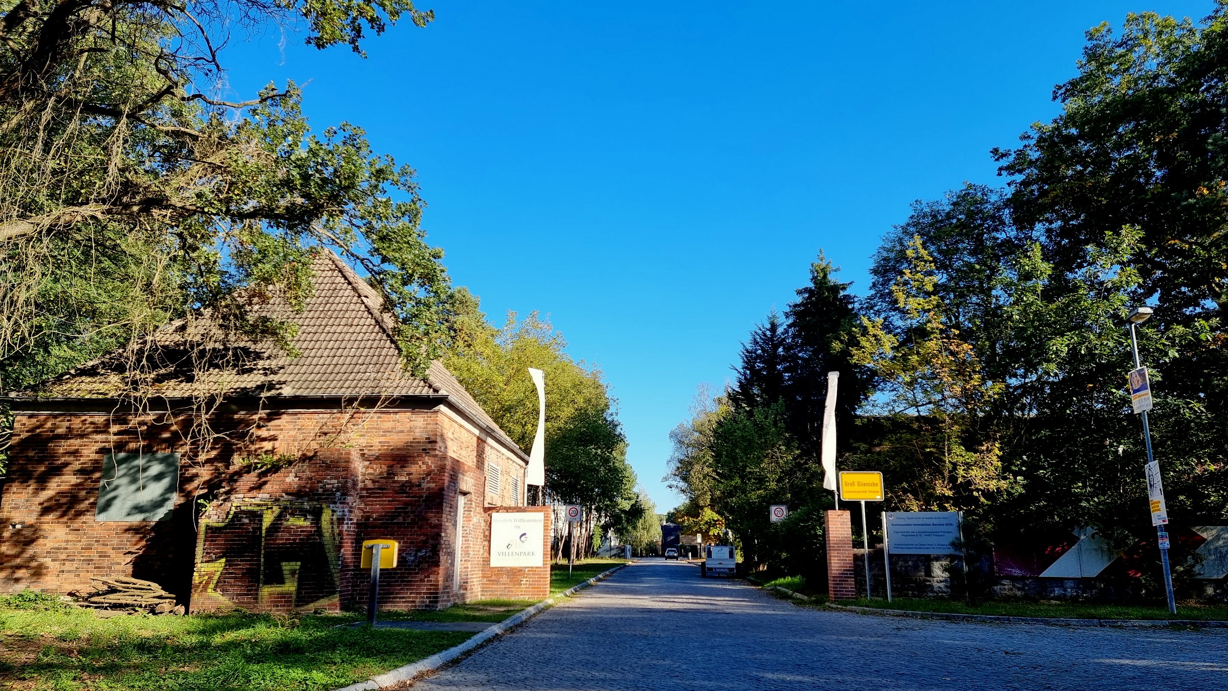 Das alte Militärgelände mit neuer Nutzung, ein unscheinbarer Villenpark
