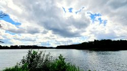 Wolkenspiel am FKK-Strand Bötzsee