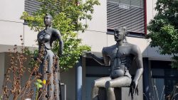 Paul Wunderlich Haus, Skulpturen im Hof