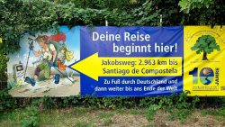 Große Plakatwerbung gleich hinter dem Sachsendamm