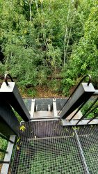 Der Blick von oben nach unten, mit Höhenangst dann doch nicht ganz so lustig