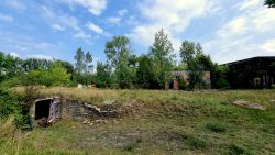 Der Einstieg durch einen Tunnel