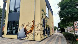 Das angrenzende Kaffee wunderschön bemalt