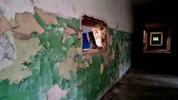 Lange dunkle Gänge im Innern