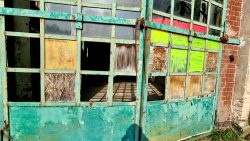 Das verschlossene Tor, Pulverfabrik