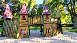 Ein Spielplatz am Schlosspark