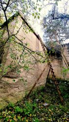 Eine Leiter an den Schießanlagen