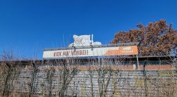 Tierpark-Werbung am Wegesrand