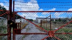 Altes Bahngelände mit neuem Schloss