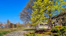 Panzerwerkstatt und Bürogebäude des Nachrichtendienstes