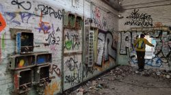 Das Loch in der Wand