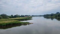 Blick auf die Oder und Teile der Festung im Hintergrund