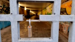 Versperrter Tunnelzugang am Bahnhof