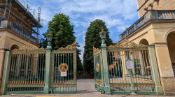Am Grünen Gitter, Schlosspark Eingang