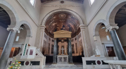 Altarraum Friedenskirche