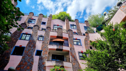 Der Blick nach Oben, Innenhof