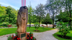 Der Mittelpunkt Österreichs im Park