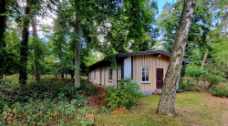 Eine alte Liegehalle zum Lagerhäuschen umgebaut