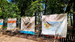 verblichene Werbung am Strandbad
